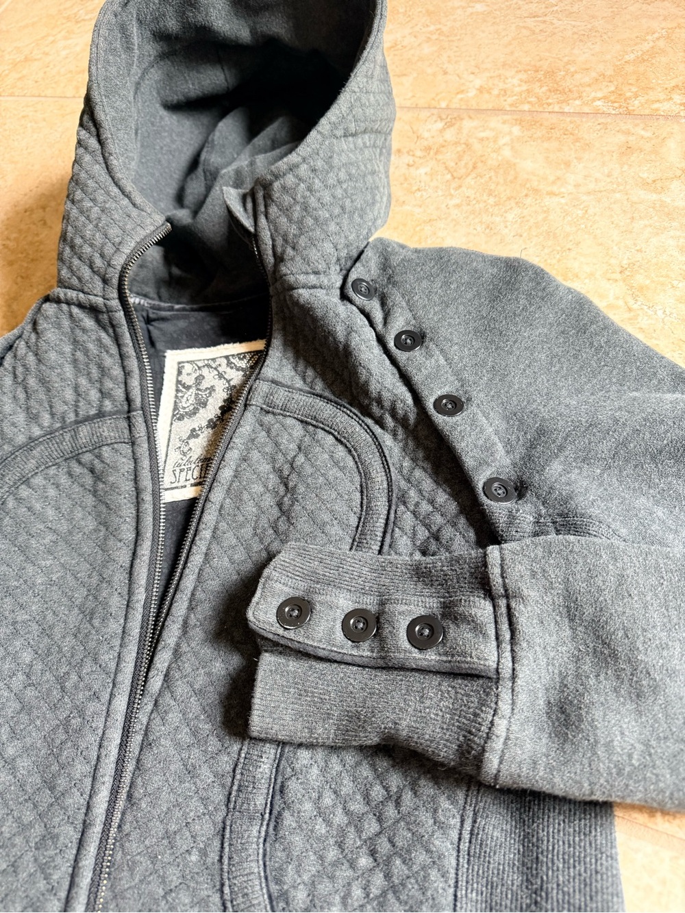 Vintage Lululemon Special Edition Button-Cuff, Quilted Scuba Hoodie - Picture 5 of 8